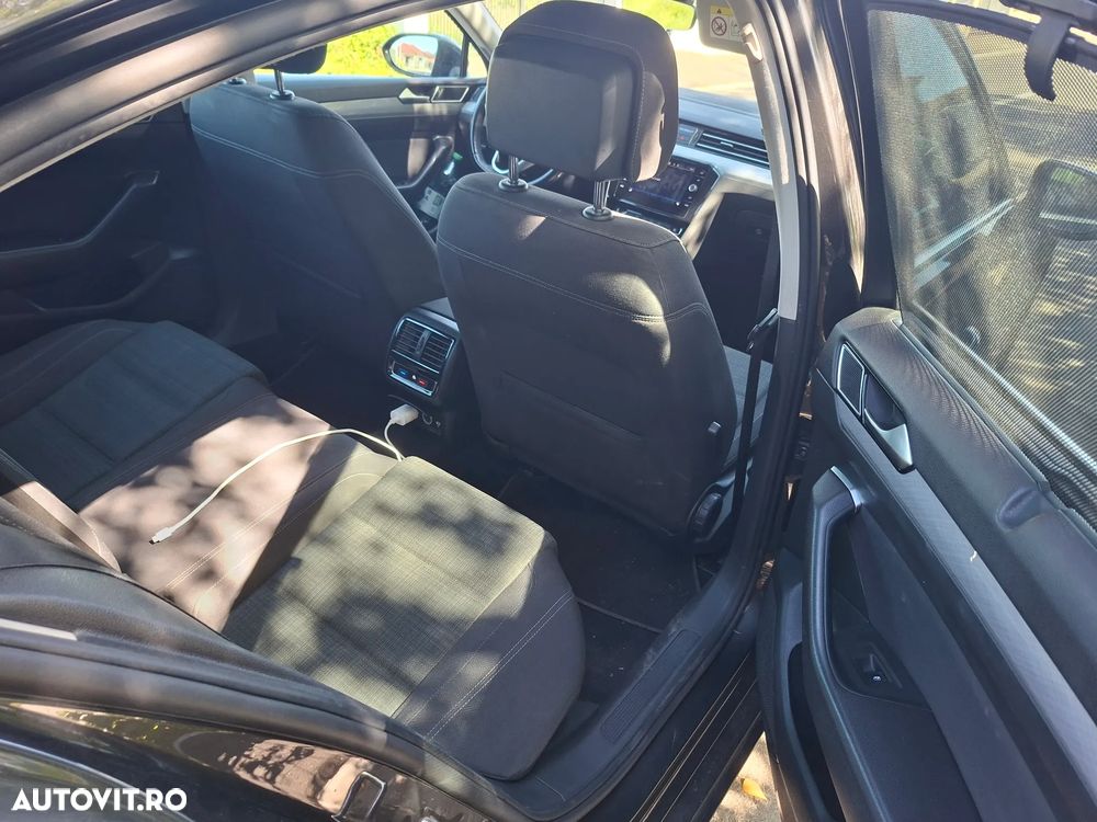 Volkswagen Passat 1.6 TDI SCR DSG Trendline - 26