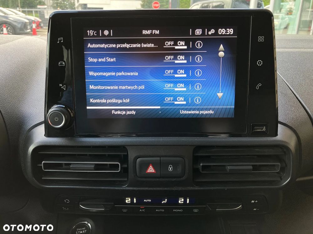 Toyota Proace City Verso 1.2 Turbo L1 Team Deutschland - 29
