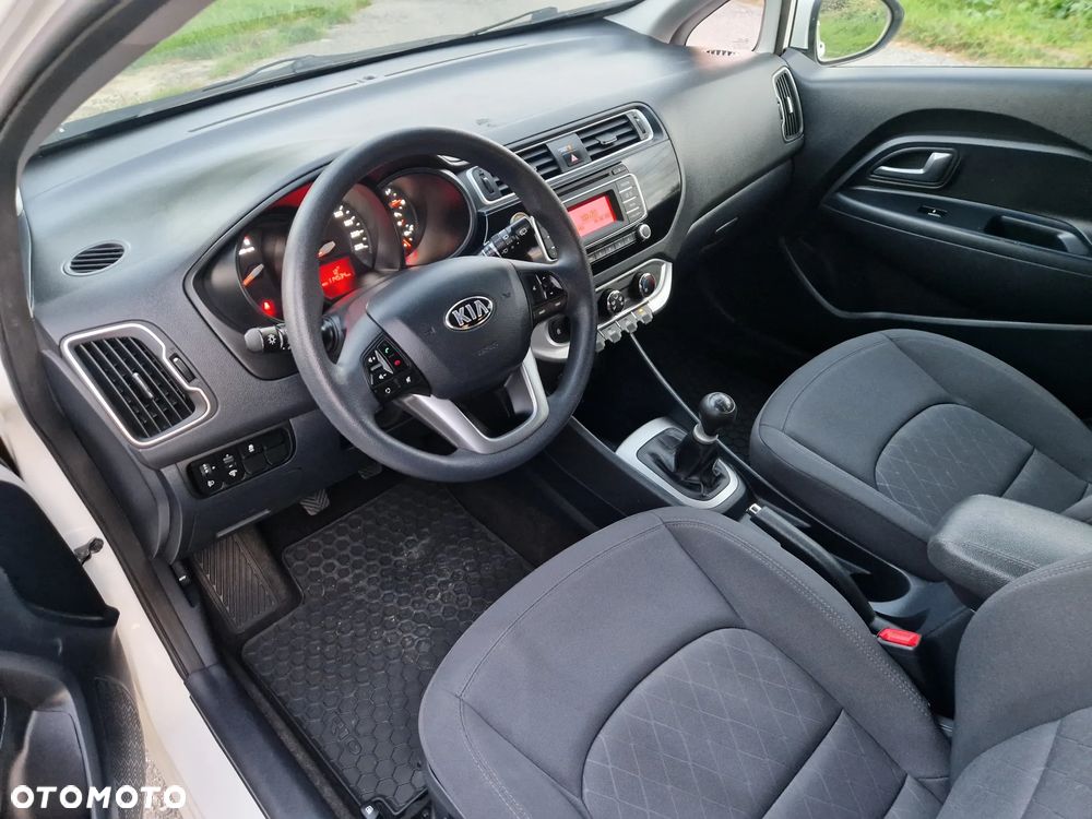 Kia Rio 1.2 Dream Team Edition - 6