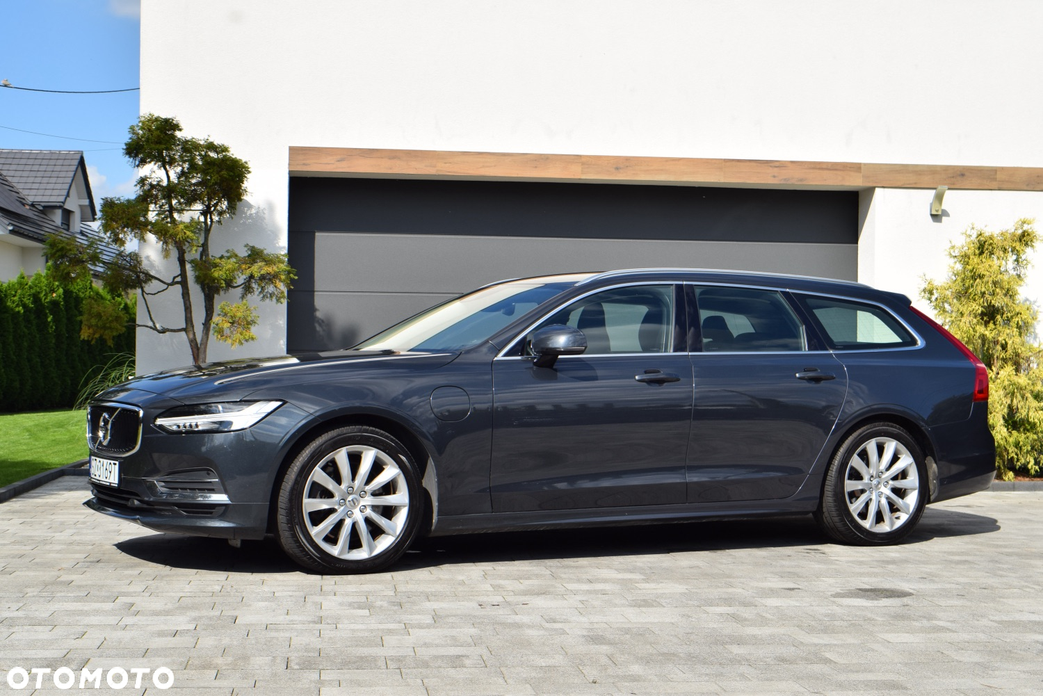Volvo V90 T8 AWD Plug-In Hybrid Momentum Pro - 31