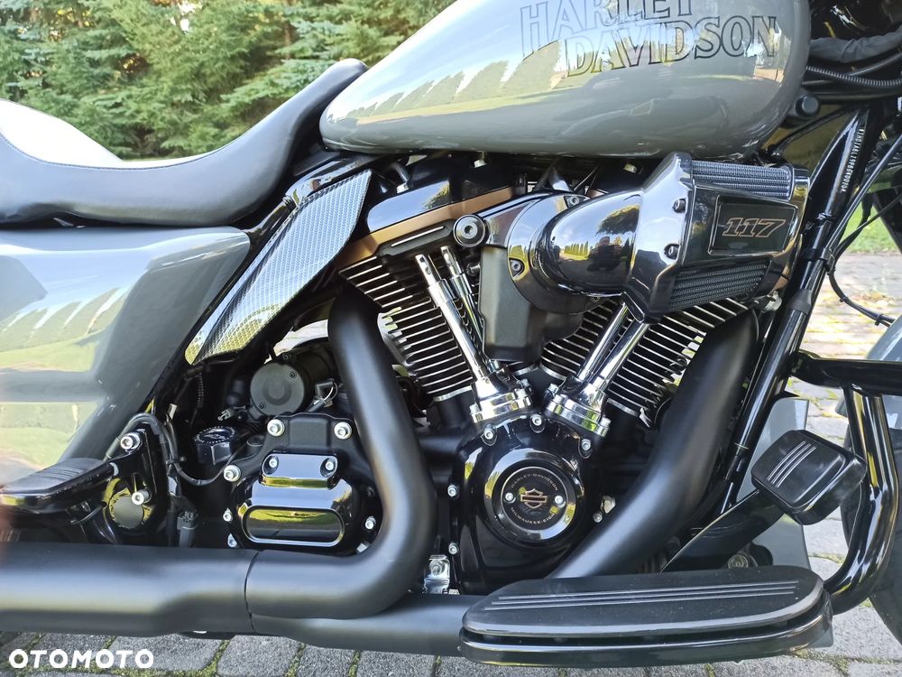 Harley-Davidson Touring Street Glide - 19