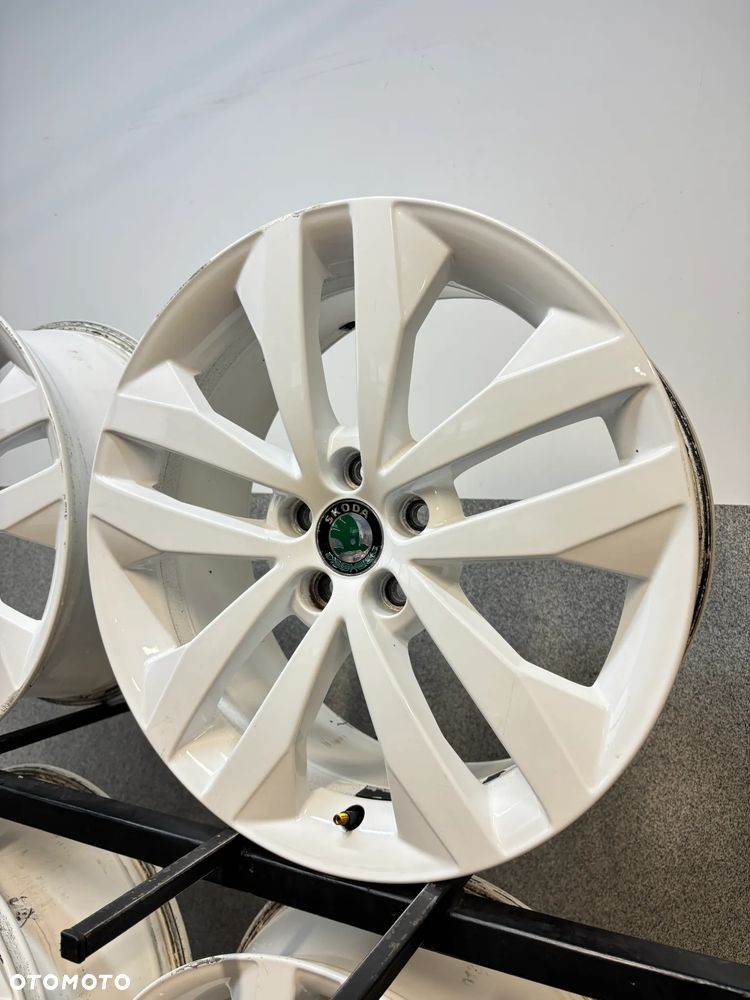 4 Felgi Alu. Skoda Fabia Rs, Roomster, Rapid 17", White - 10