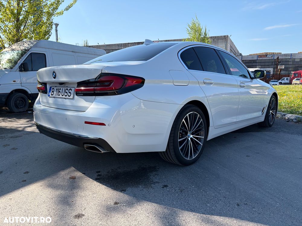 BMW Seria 5 530d xDrive AT MHEV - 9