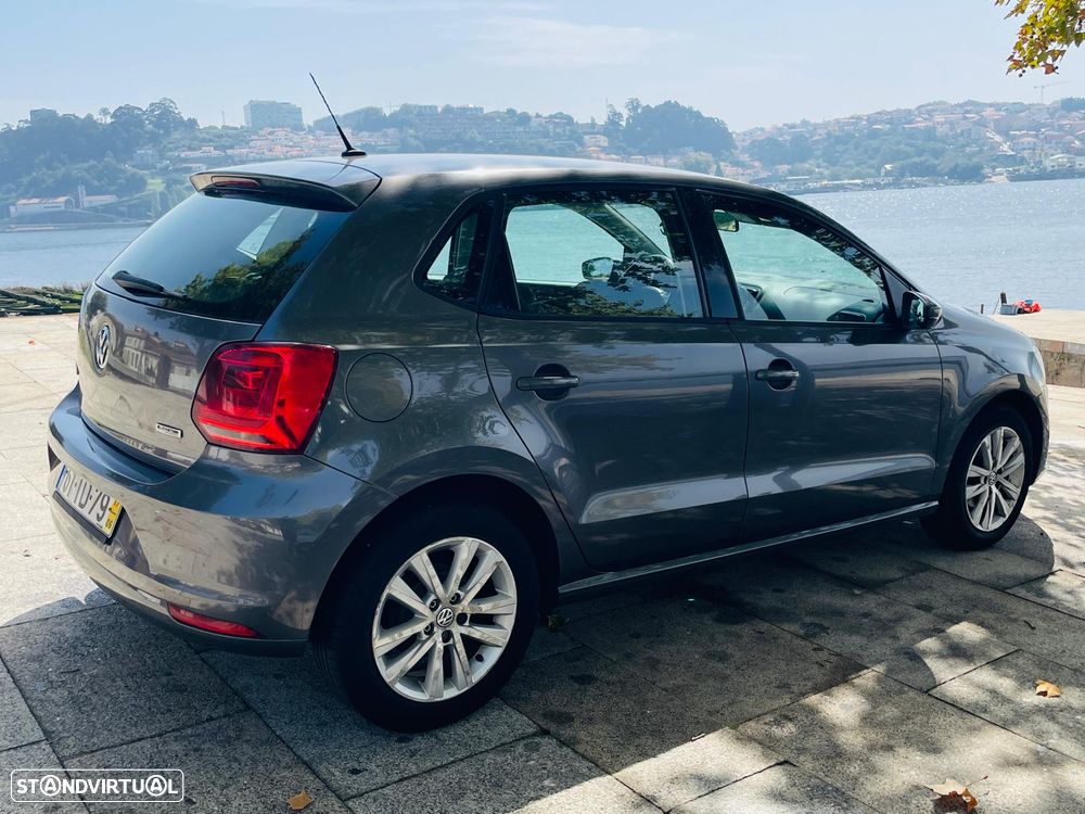 VW Polo 1.0 Confortline - 2