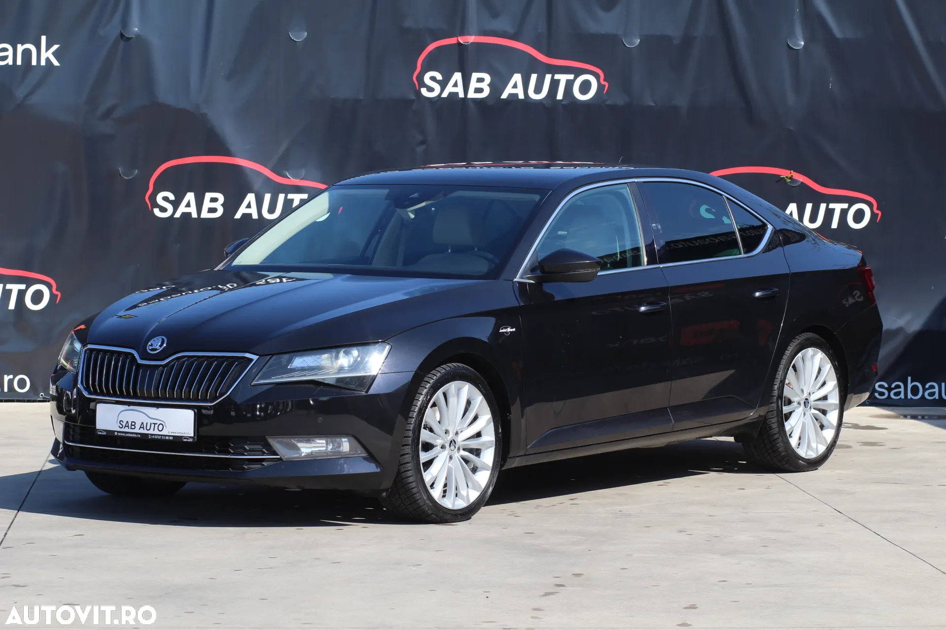 Skoda Superb 2.0 TDI DSG Laurin & Klement - 2