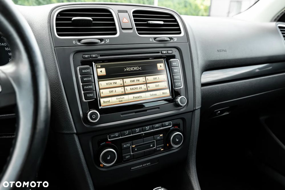 Volkswagen Golf 1.6 TDI DPF DSG Highline - 36