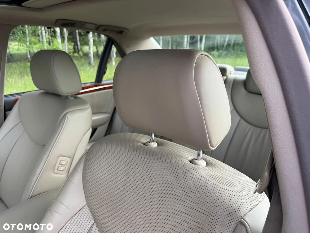 Lexus LS High Class - 25