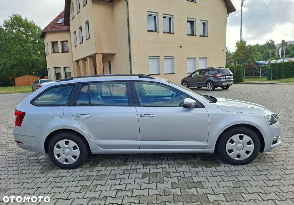 Skoda Octavia - 4