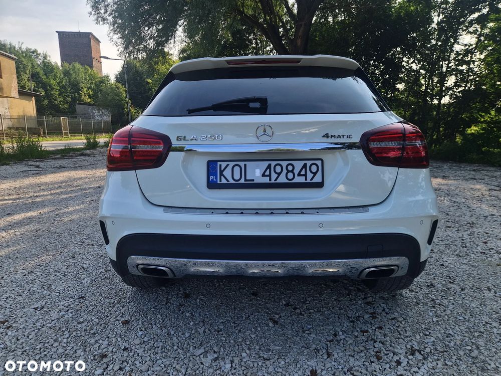 Mercedes-Benz GLA 250 4-Matic - 8