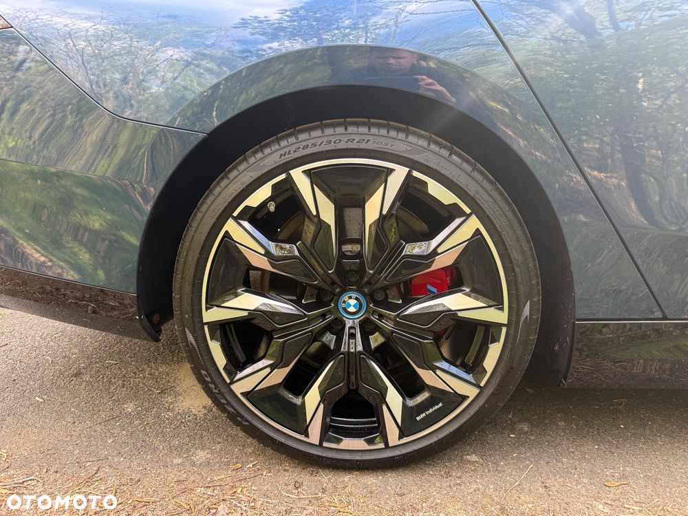 BMW Seria 5 550e xDrive PHEV M Sport - 25