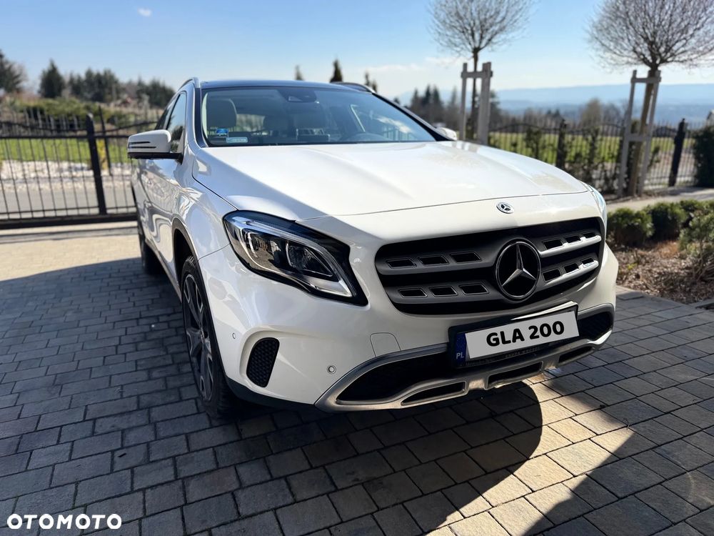 Mercedes-Benz GLA - 2
