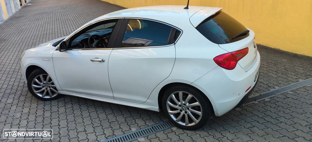 Alfa Romeo Giulietta 1.6 JTDm Distinctive - 6