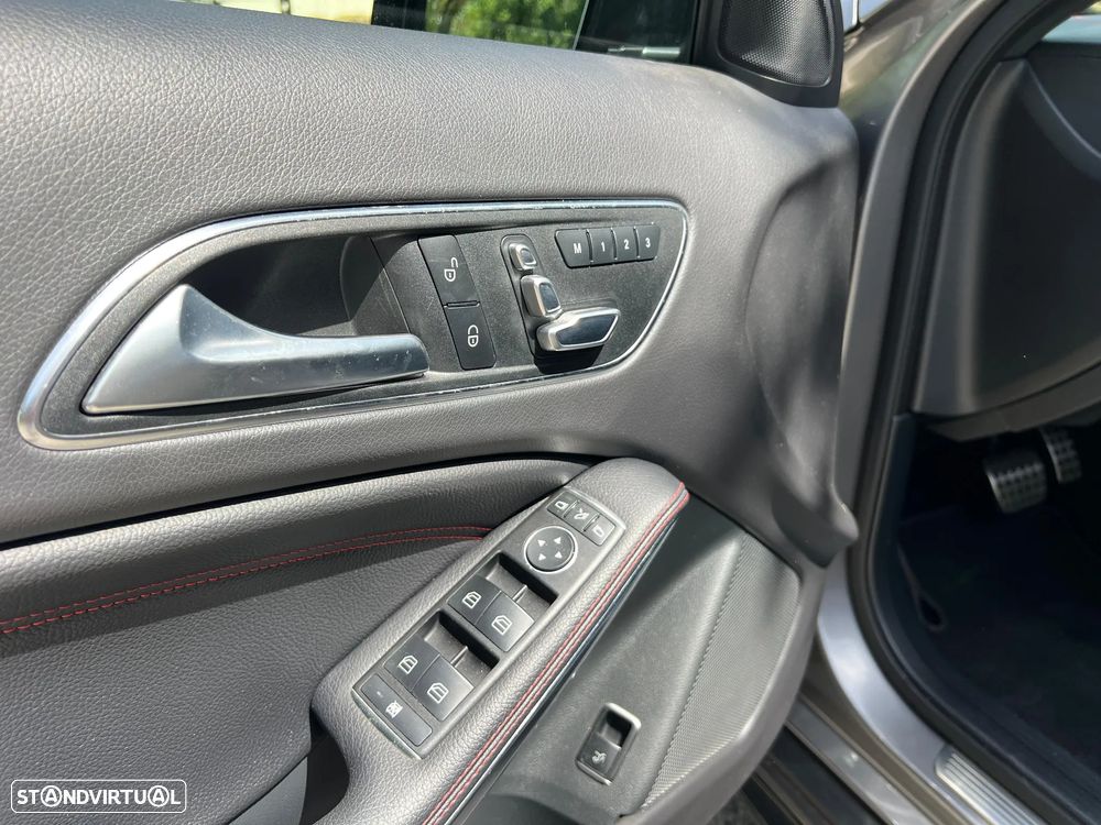 Mercedes-Benz GLA 45 AMG 4-Matic - 11