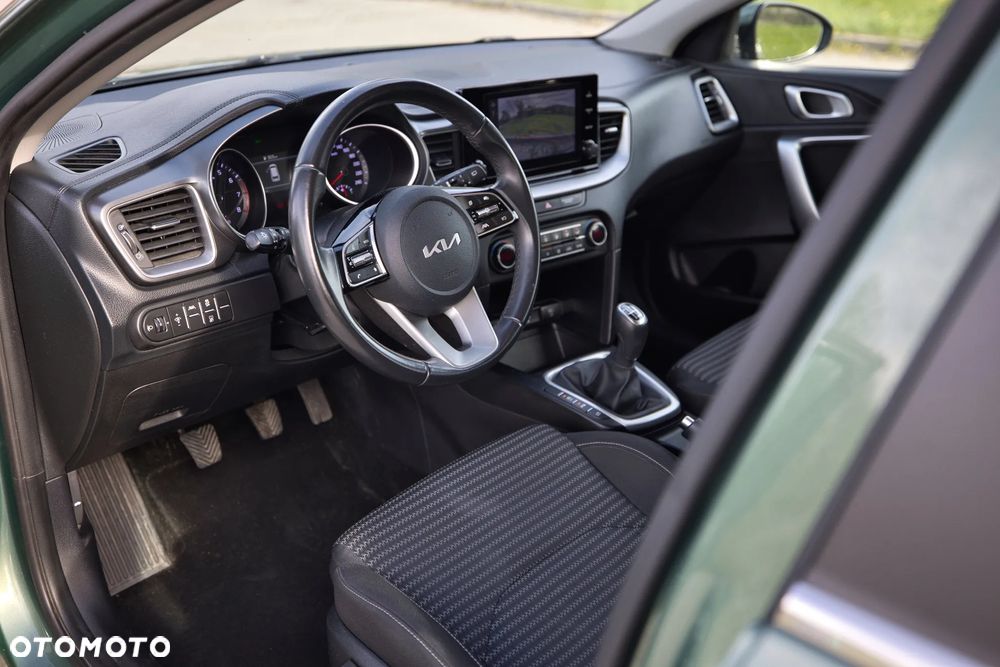 Kia Ceed 1.5 T-GDI M - 9