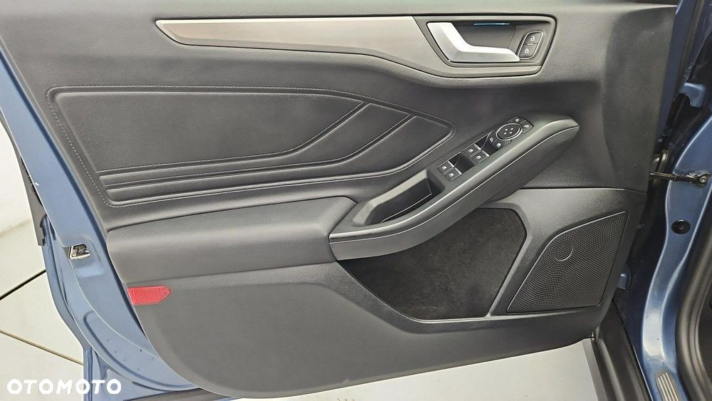 Ford Focus 1.0 EcoBoost Titanium - 10