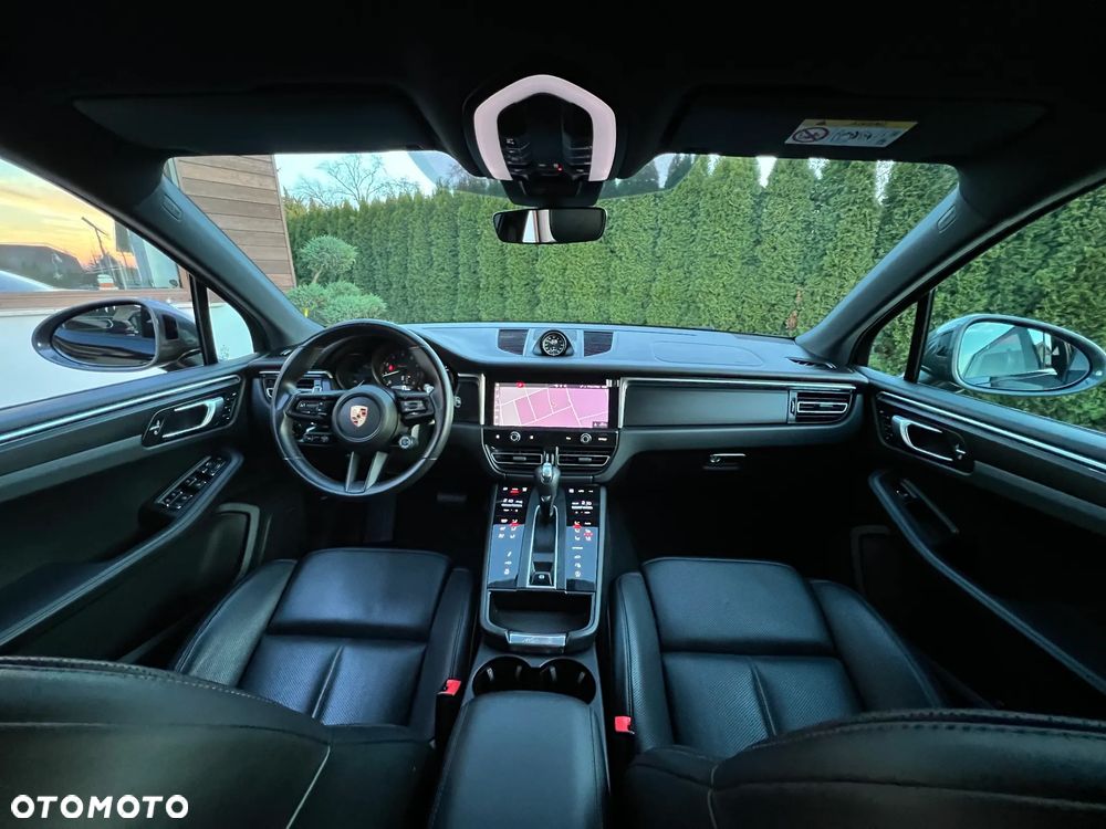 Porsche Macan T - 30