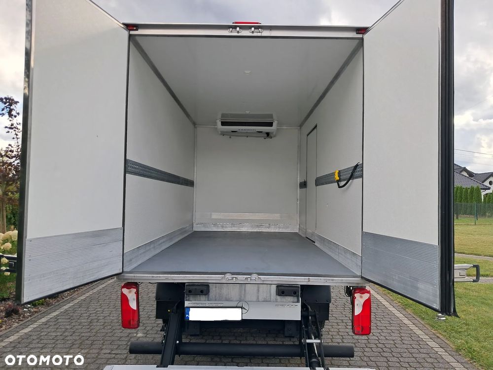 Mercedes-Benz SPRINTER 515 Chłodnia + Winda Salon Polska - 14