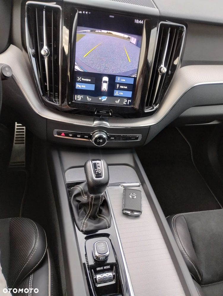 Volvo XC 60 D4 R-Design - 8
