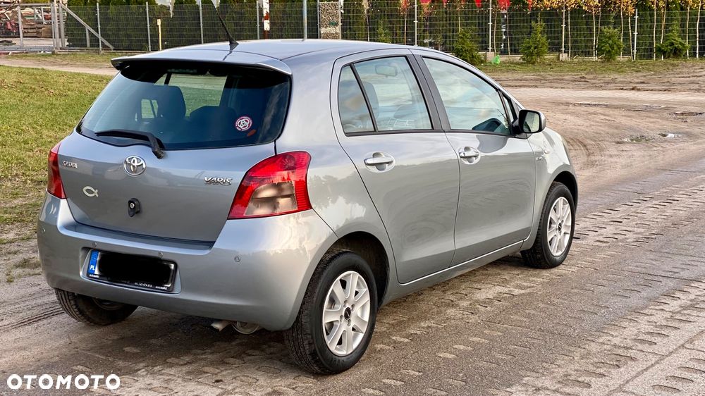 Toyota Yaris 1.4 D-4D Sol MM - 2