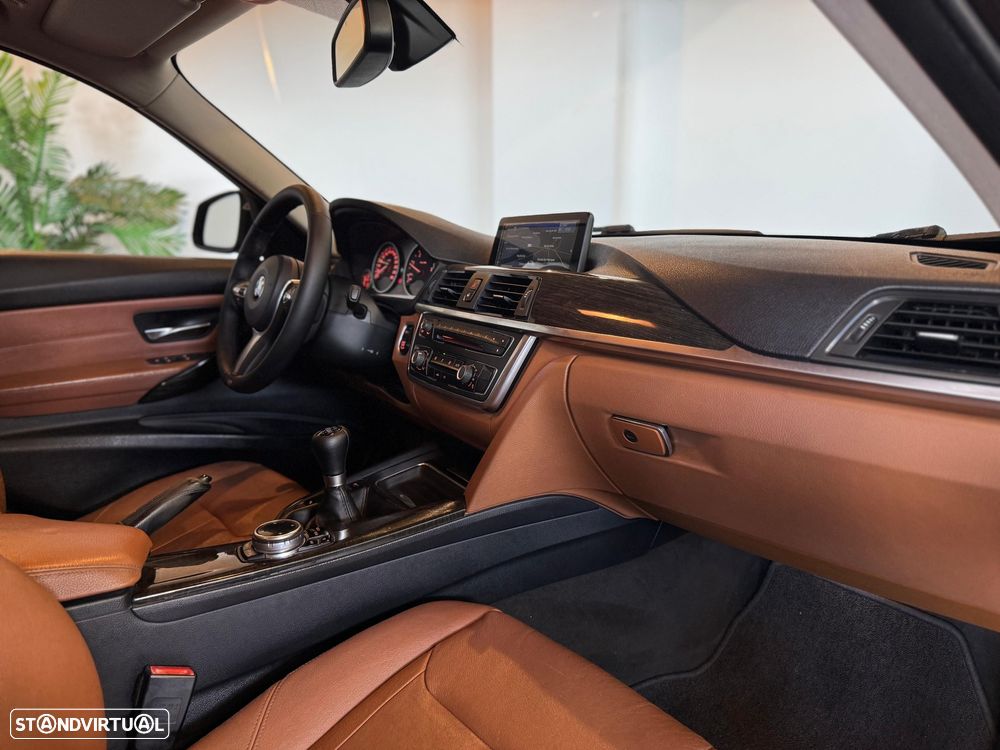 BMW 320 d EfficientDynamics Line Luxury - 27