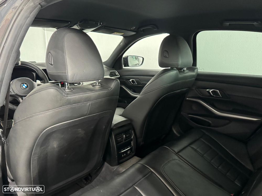 BMW 330 e Pack M Auto - 11