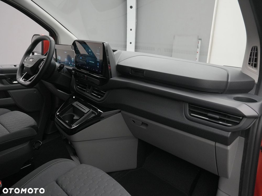 Ford Tourneo Custom 2.0 EcoBlue 320 L2 Titanium - 12