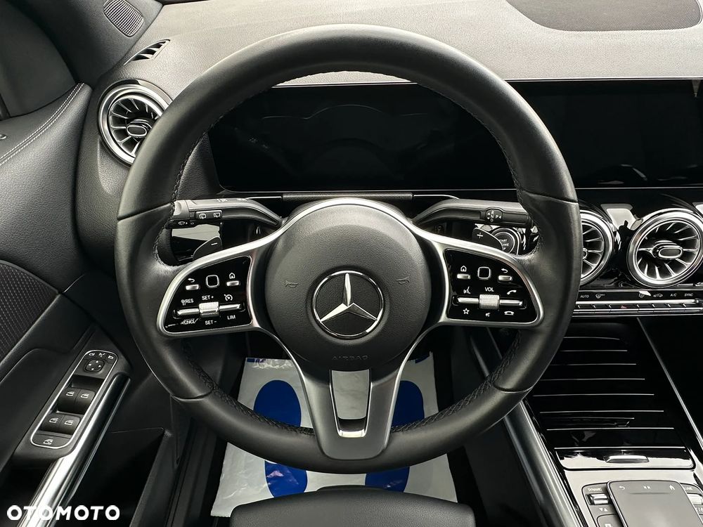 Mercedes-Benz GLA 200 4-Matic Progressive - 30