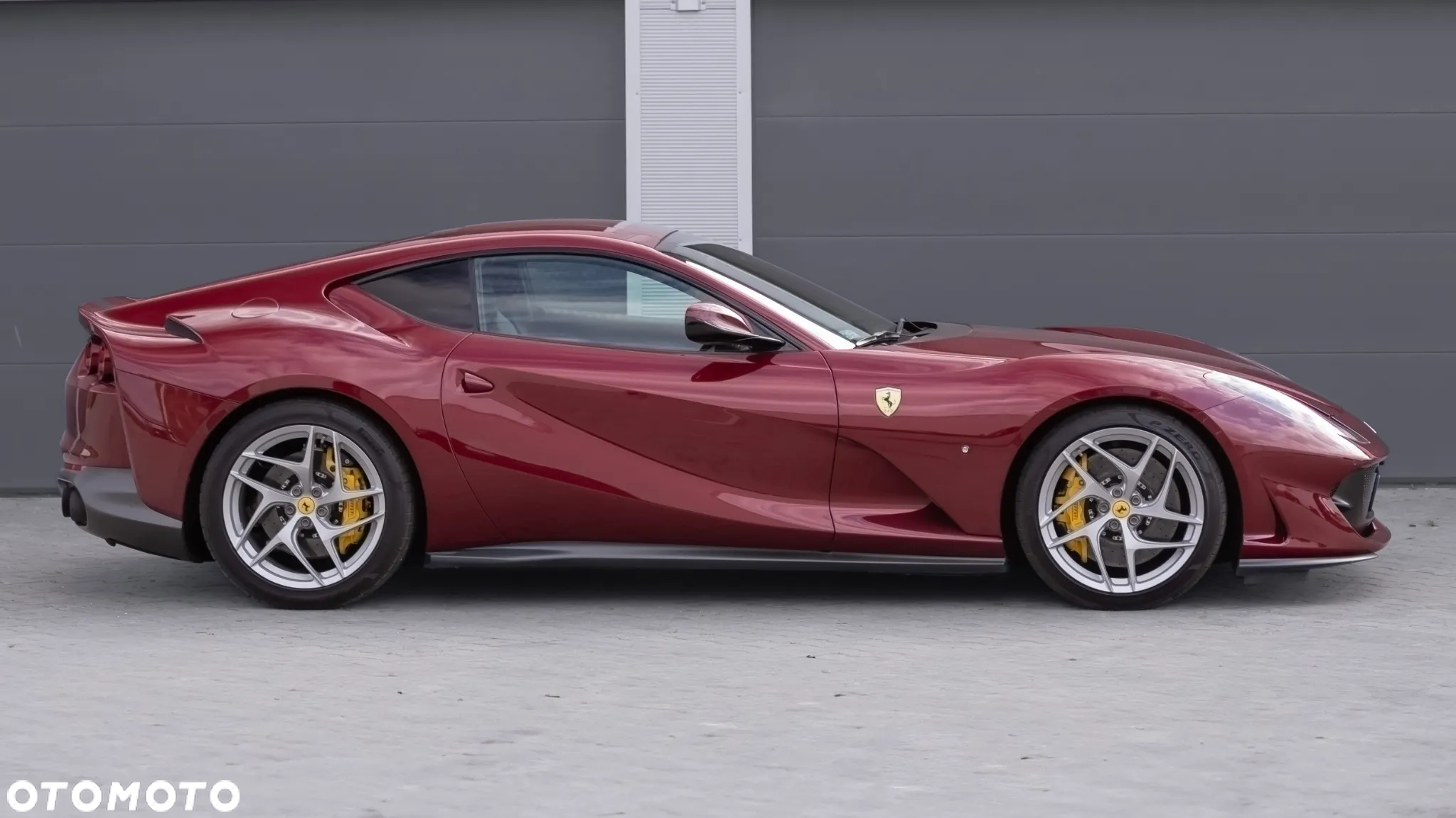 Ferrari 812 Superfast - 8