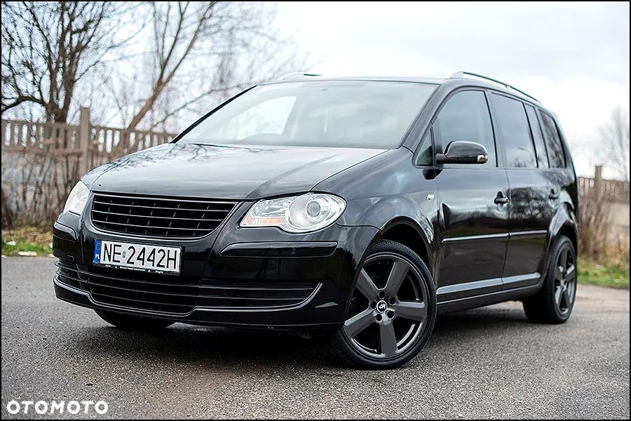 Volkswagen Touran - 11
