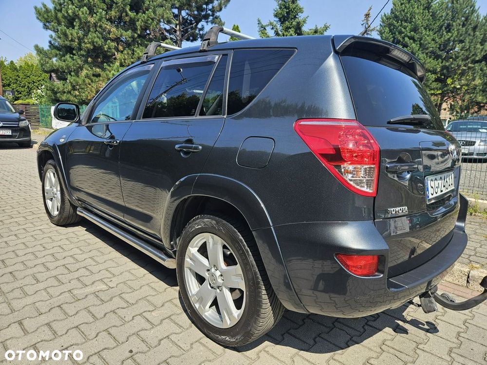 Toyota RAV4 - 6