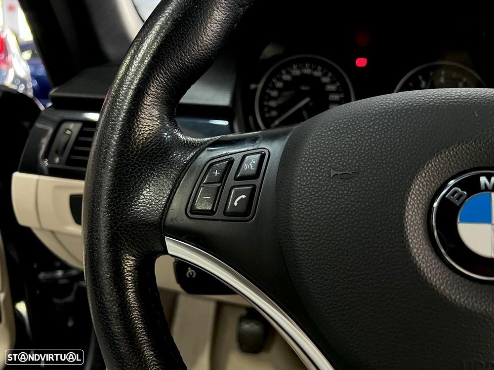 BMW 325 i - 26