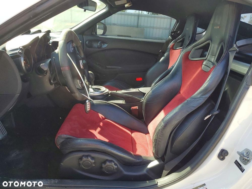 Nissan 370 Z - 7