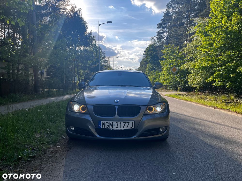 BMW Seria 3 320i - 2