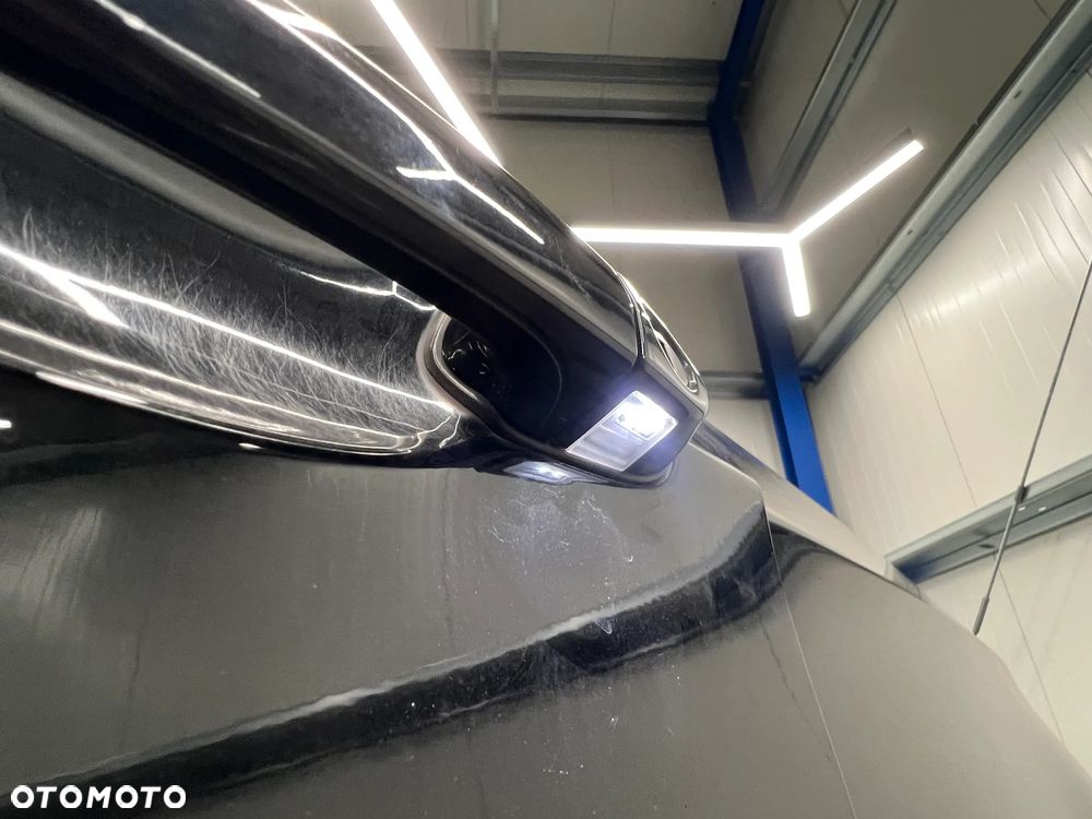 BMW Seria 3 320d DPF M Sport Edition - 13