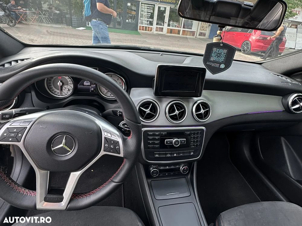 Mercedes-Benz CLA 220 CDI 7G-DCT AMG Line - 11