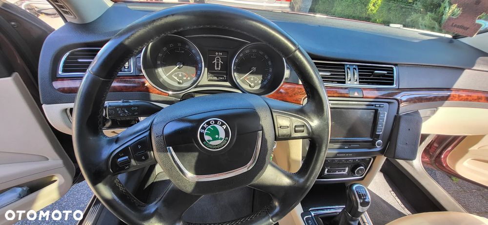 Skoda Superb 2.0 TDI Elegance - 9