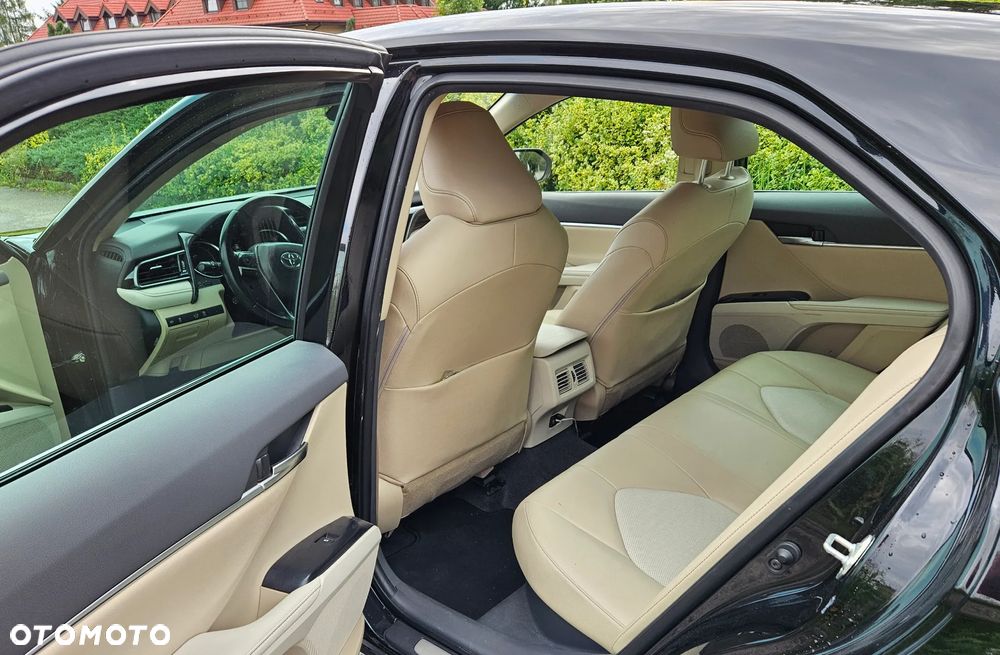 Toyota Camry 2.5 Hybrid Prestige CVT - 6