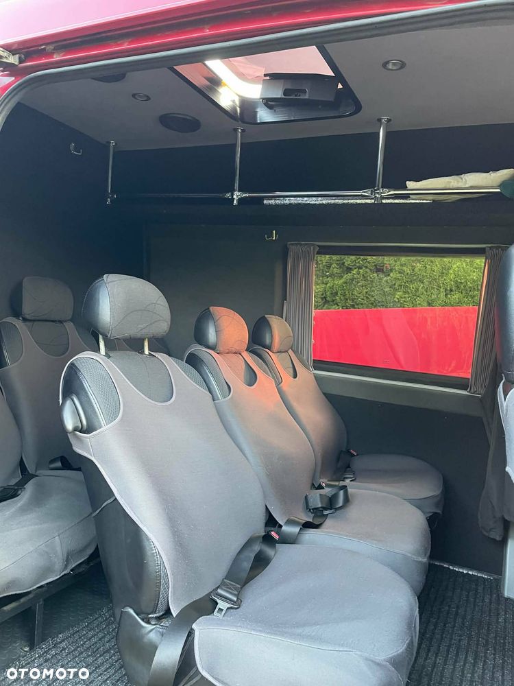 Mercedes-Benz Sprinter - 12