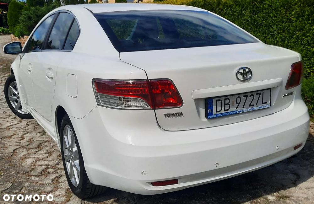 Toyota Avensis 1.8 Executive - 4