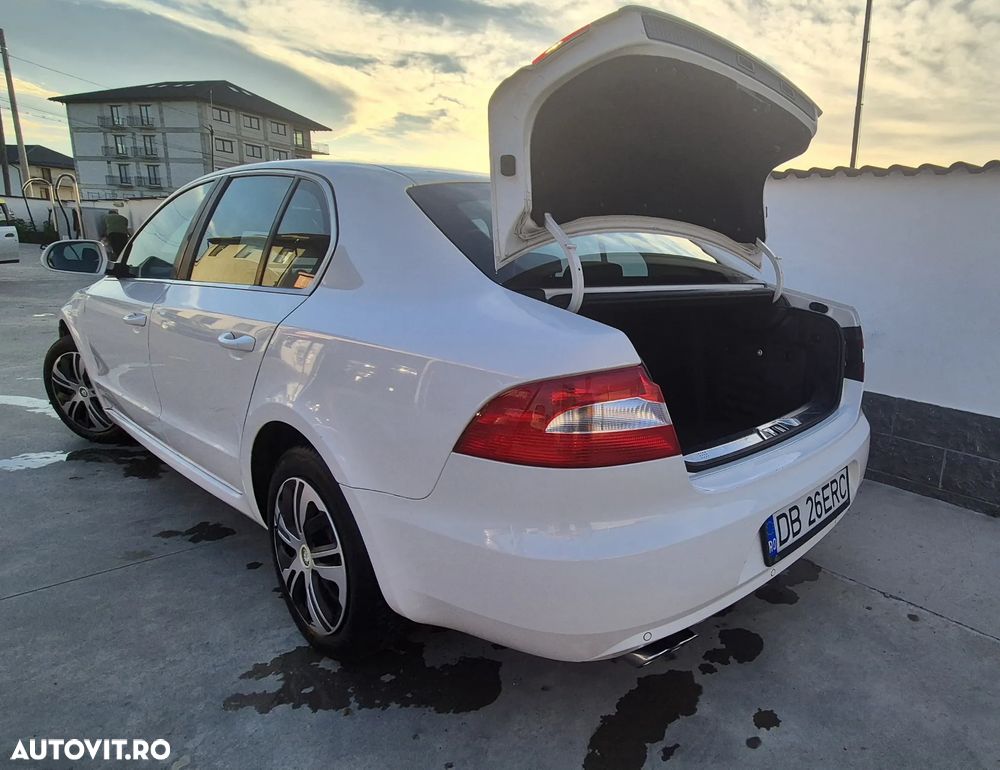 Skoda Superb 2.0 TDI Elegance - 2