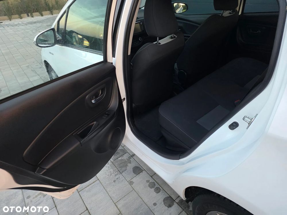 Toyota Yaris 1.5 - 18