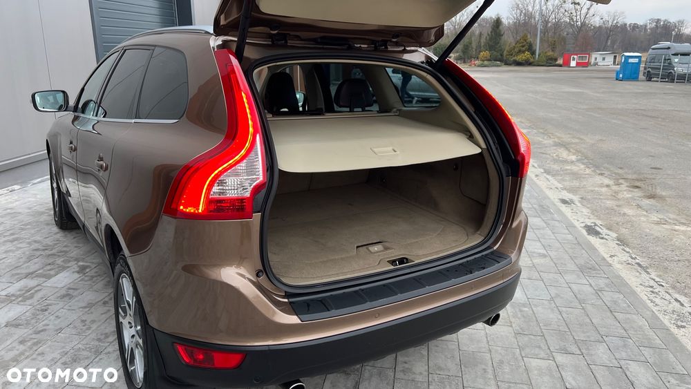 Volvo XC 60 D5 AWD Summum - 14