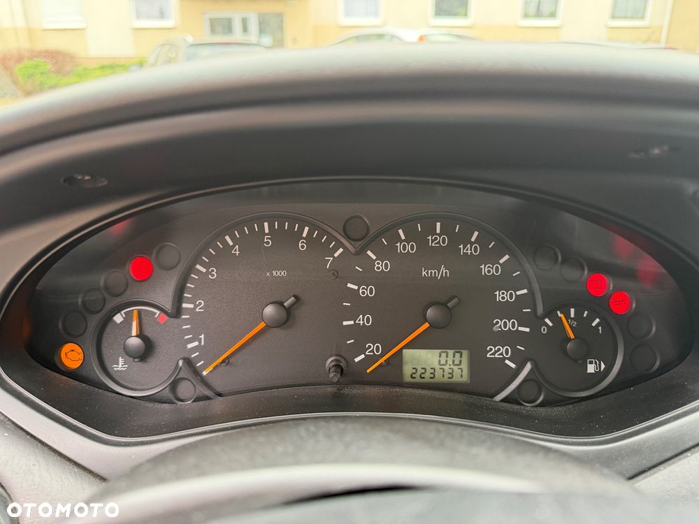 Ford Focus 1.6 X100 - 15