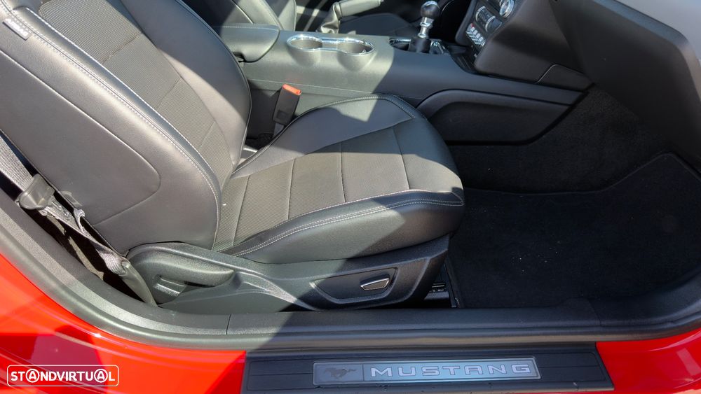 Ford Mustang 2.3 Eco Boost - 36