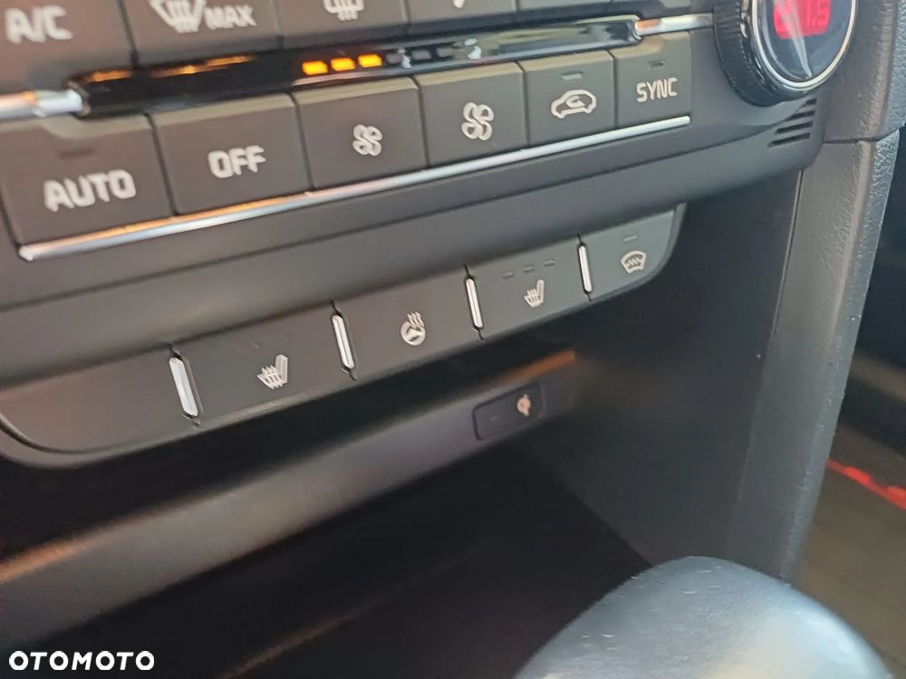 Kia ProCeed - 25