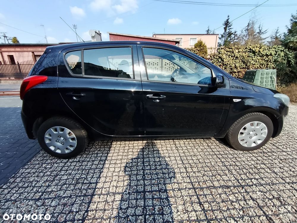 Hyundai i20 blue 1.1 CRDi Classic - 8