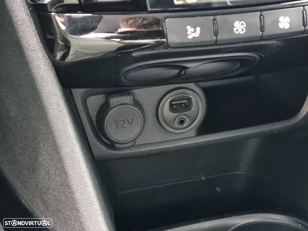 Peugeot 2008 1.2 PureTech Allure - 12