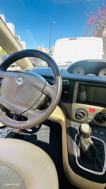 Lancia Musa 1.3 16V M-jet Platino - 12