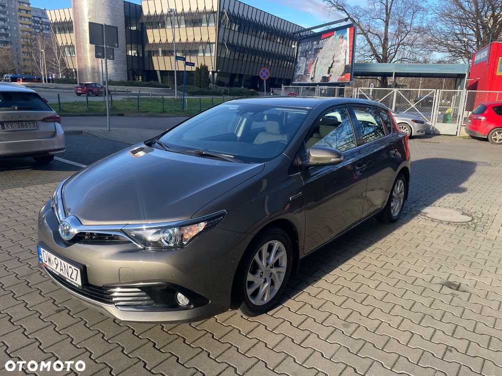 Toyota Auris Hybrid 135 Premium - 1