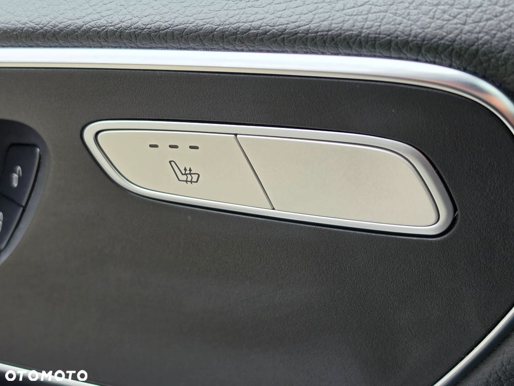 Mercedes-Benz Klasa V 250 d 4-Matic 9G-Tronic (długi) - 32